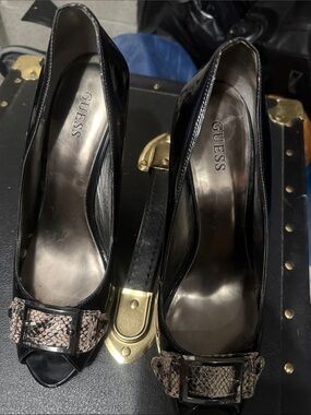 GUESS Black Patent Peep-Toe Pumps with Snake-Print Buckle